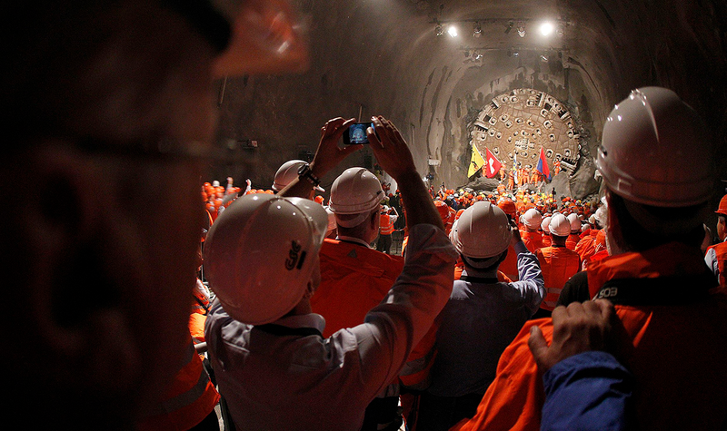Momento de la apertura del tĂșnel en mayo de 2016. Foto: AP Images.